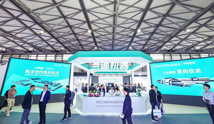 盛会重启，共同见证 | 第32届中国玻璃展首日精彩瞬间！